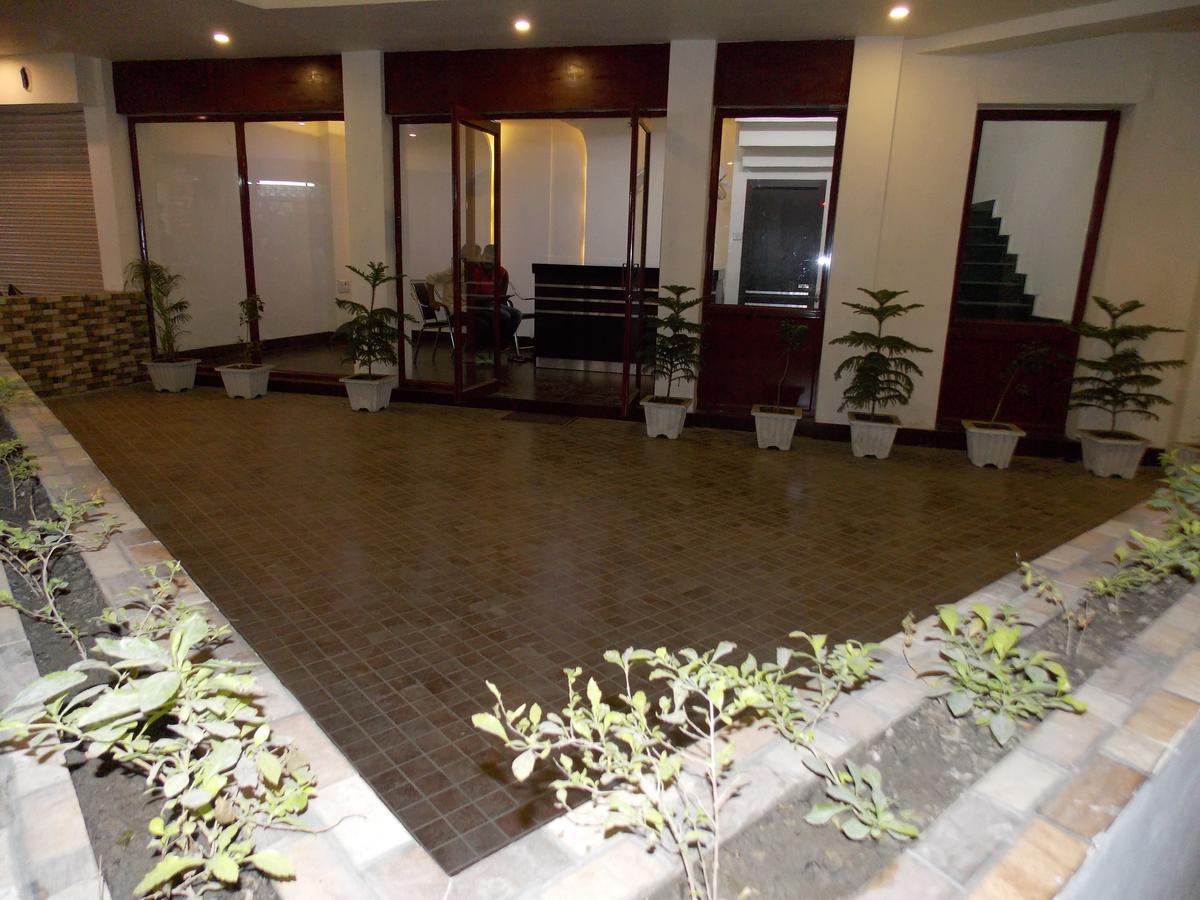 Nutan Hotel Balrāmpur Esterno foto